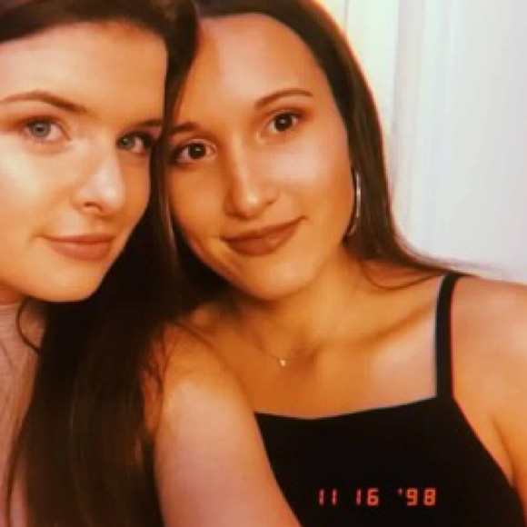 Meet your Posher, Danielle - Picture 1 of 1